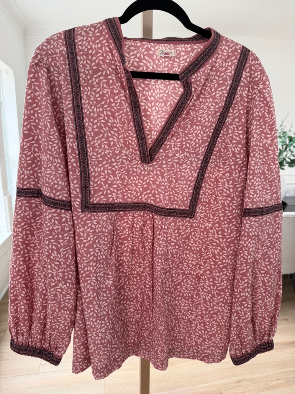 Faherty Aurora Leaf Print Peasant Top – Size M – 100% Organic Cotton - Picture 2 of 10